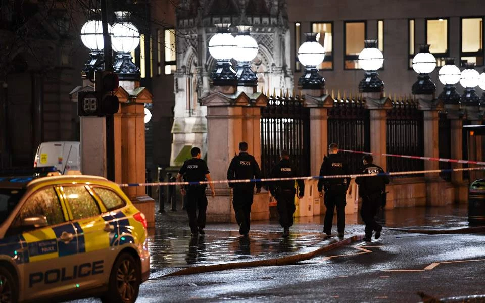 Εκκενώθηκε σταθμός του τρένου στο Λονδίνο μετά από πληροφορίες για βόμβα (βίντεο)